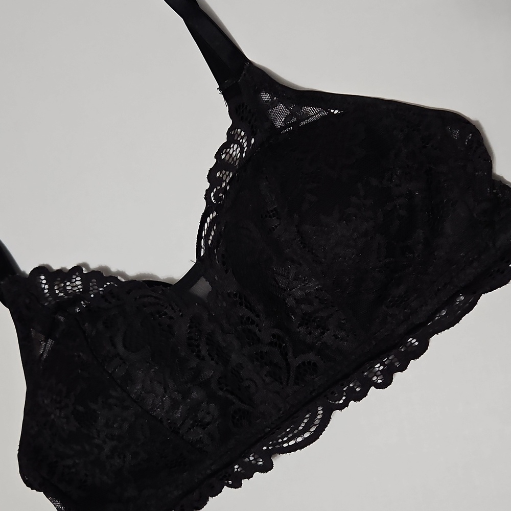 Bali Black Lace Trim Molded Cups Bra Intimates Size S/M